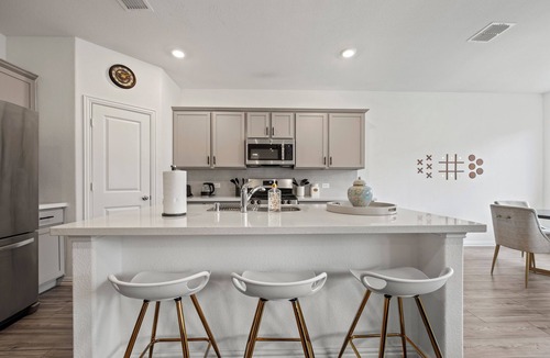 Haslet House | Modern and Cozy Home Near Fort Worth, 3 Bed 2 Bath