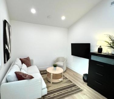 Alderwood Manor House | Modern and Cozy Private Studio