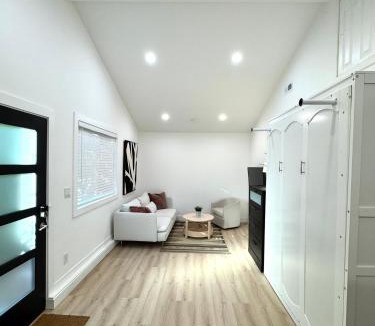 Alderwood Manor House | Modern and Cozy Private Studio
