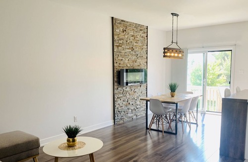 Russell House | Modern and Cozy three bedroom home