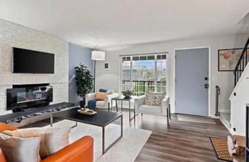 SeaTac Apartment | Modern and elegant condominium