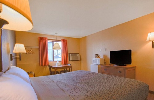 Grandview Plaza House | Modern and Homely Retreat for a Comfy Stay