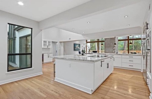 The Villages House | Modern and luxurious home in Hunters Creek Village
