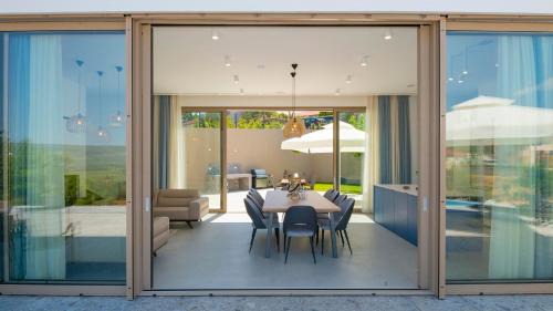 Zmijavci Villa | Modern and luxurious villa with swimming pool in Zmijavci