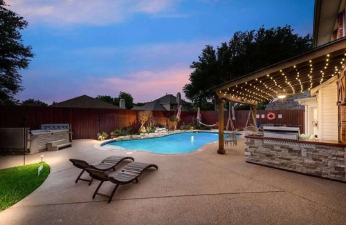 Fossil Creek House | Modern and Luxury DFW Mansion with Backyard Oasis