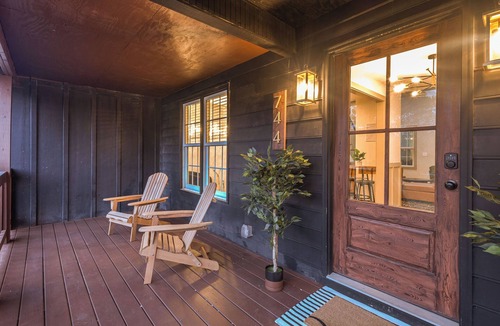 Wake Forest House | Modern and Peaceful 5BR Wake Forest Retreat-Pet Friendly