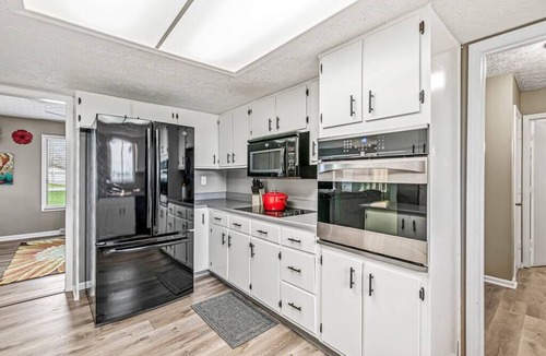 Indianapolis House | Modern and Private Home in Indy!