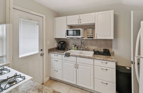 Libertyville Apartment | Modern and Spacious 2-Story