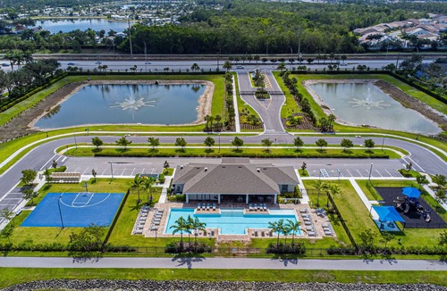 Indigo Lakes House | Modern and Spacious 3 bedroom Townhome