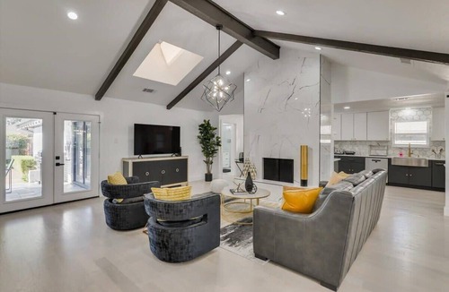 Far North Dallas House | Modern and Spacious Dallas Getaway w/Private Pool