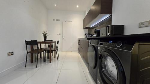 St. Pancras Apartment | Modern and Spacious Flat in Kings Cross