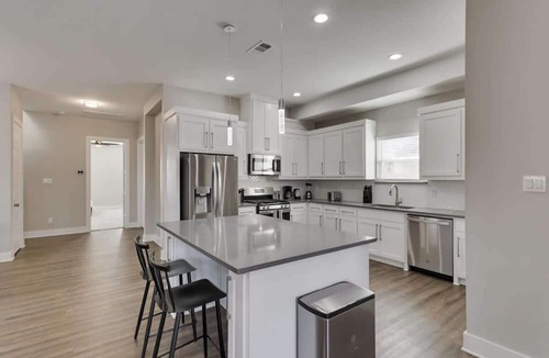 West Dallas House | Modern and Spacious High End Home near Downtown