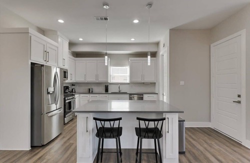 West Dallas House | Modern and Spacious High End Home near Downtown