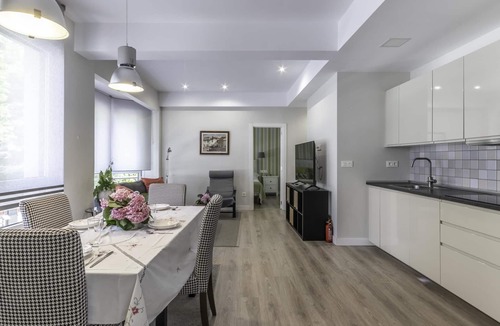 Indautxu Apartment | Modern and Spacious in the Centre