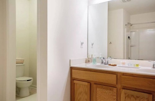 Newark House | Modern and Spacious townhome minutes from UDel