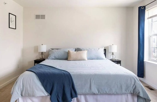 Newark House | Modern and Spacious townhome minutes from UDel