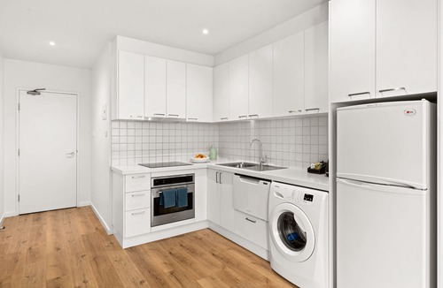 Burwood Apartment | Modern and Spacious Two Bedroom Apartment