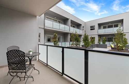 Burwood Apartment | Modern and Spacious Two Bedroom Apartment