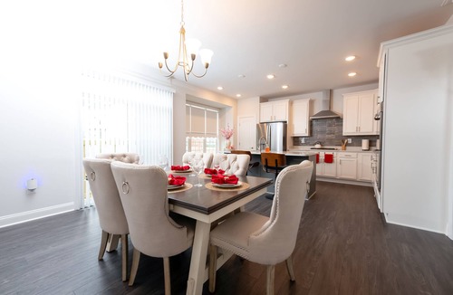 Neabsco House | Modern and Spacious Home