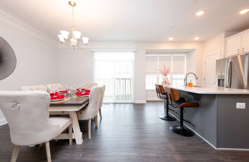 Neabsco House | Modern and Spacious Home
