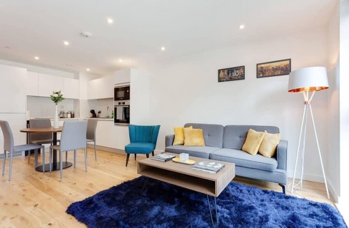 The Westside Apartment | Modern and Stylish 1Bed Flat Centrally Located