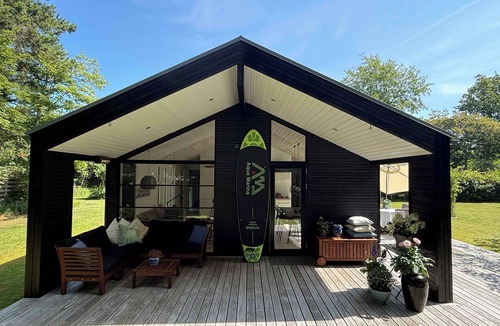 Udsholt House | Modern and stylish summer cabin
