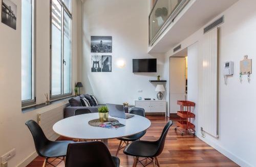 la Vila de Gracia Apartment | Modern and Trendy Duplex next to Paseo de Gracia