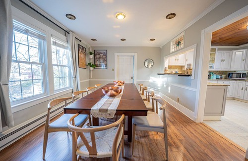 Norwichtown House | Modern Antique 5BR Home w/Expansive Master Suite