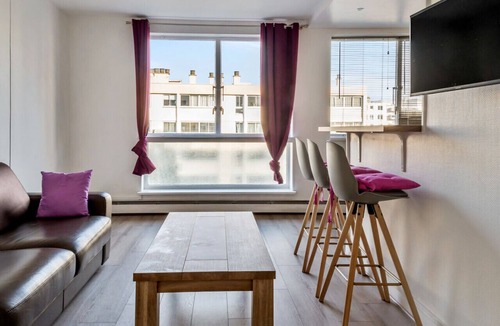 Silly-Gallieni Apartment | Modern apartment close to Paris - W281