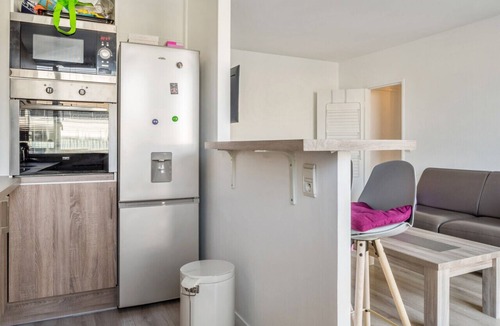 Silly-Gallieni Apartment | Modern apartment close to Paris - W281