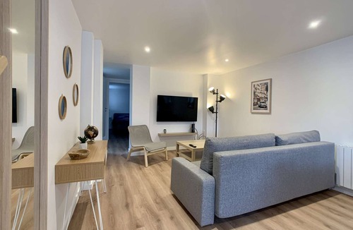 Dinsheim Apartment | Modern apartment with free parking
