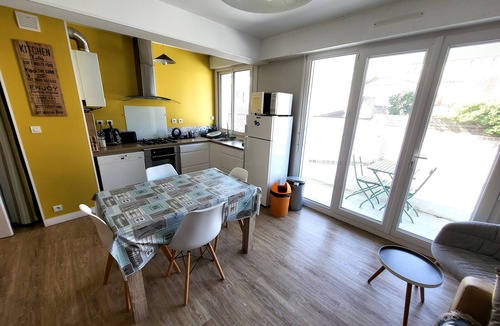 Les Sables d'Olonne Apartment | Modern Apartment - 300m Beach - Pets Allowed
