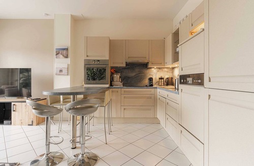 Trouville-sur-Mer Apartment | Modern Apartment with Terrace Trouville