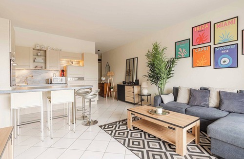 Trouville-sur-Mer Apartment | Modern Apartment with Terrace Trouville