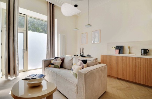 Batignolles Apartment | Modern Apartement Center of Paris Montmartre