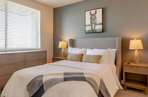 South Salt Lake Apartment | Modern Apartment in Prime Location (ID6878)