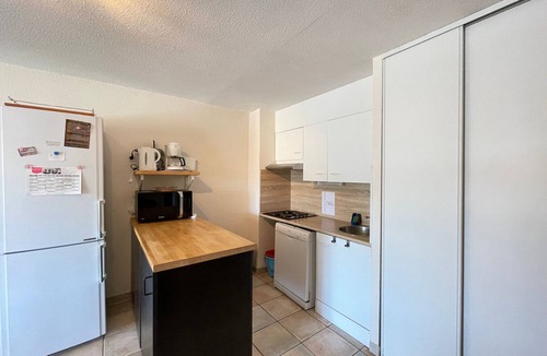 Sete Apartment | Modern apartment, 2-room cabin, terrace and veranda, near beach, private parking