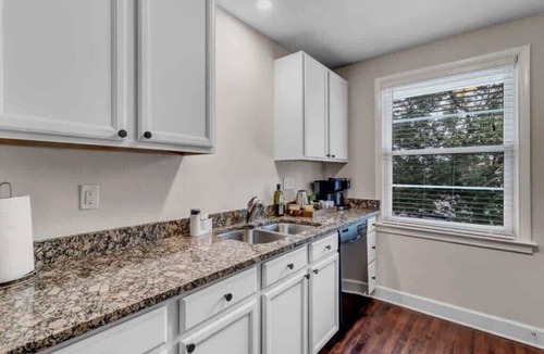 San Marco Apartment | Modern Apartment - 2 blocks from San Marco