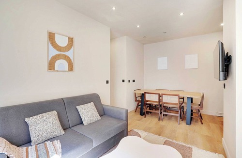 Gare Apartment | Modern Apartment - 2BD/8P - Place D'Italie