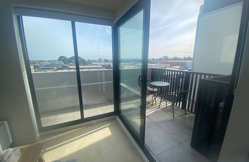 Airport West Apartment | Modern Apartment Airport Area