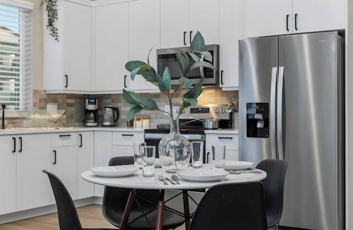Old Town North Apartment | Modern Apartment + Balcony
