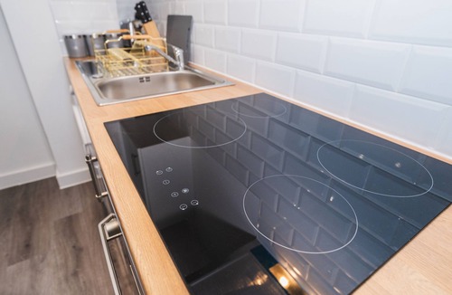 Wakefield Apartment | Modern Apartment by VICHY