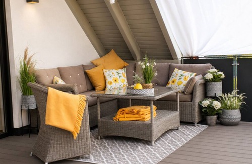 Tirschenreuth Apartment | Modern Apartment with a Balcony & Panoramic Views