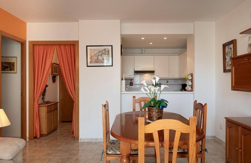 Torredembarra Apartment | Modern apartment 280m from beach with pool and air conditioning
