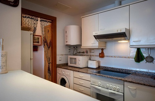 Torredembarra Apartment | Modern apartment 280m from beach with pool and air conditioning