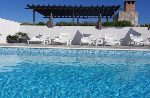 Seline Apartment | Modern apartment for 2-4 persons with garden view and pool use