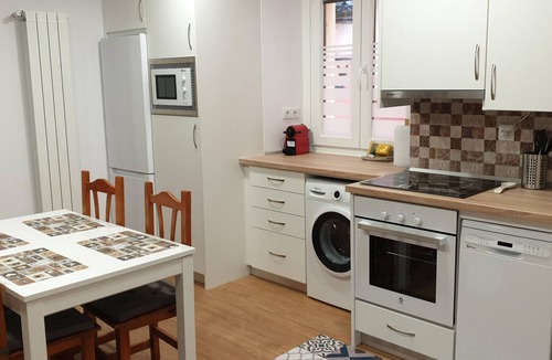 Jaca Apartment | Modern Apartment for 6 in Jaca Center, Near Cathedral