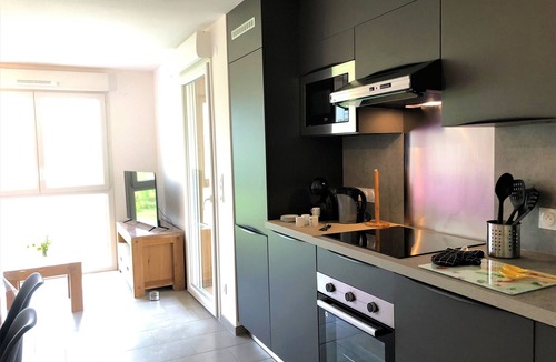 Barcelonnette Apartment | Modern apartment with terrace and private parking