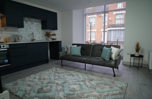 Desborough Apartment | Modern Apartment Fully Equipped