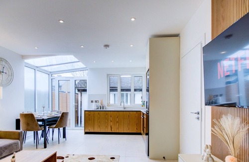 Croham Apartment | Modern Apartment 36a